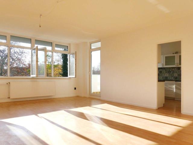 Keine Käuferprovision: großzügiges Wohnen mit, Wohnküche, Süd Balkon, G WC, Lift & TG Stellplatz