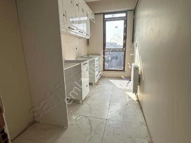 Kekinden Satılık Eyüpsultan Esentepe 2+1 Ara Kat Daıre