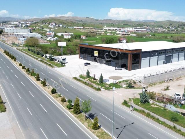 Kekliktepe Kavşağında Diyarbakır Yoluna Sıfır Kiralık Dükkanlar