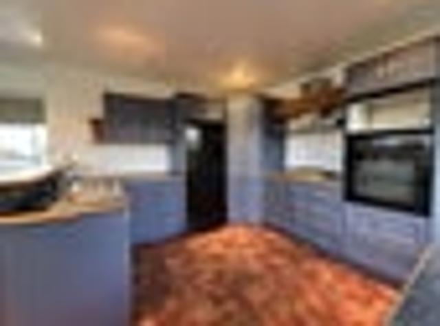 Kelvin Heights, 4 bedrooms, $1100 pw