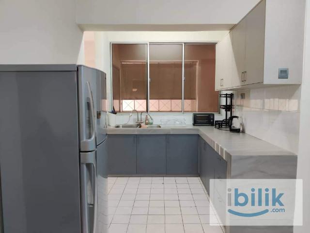 Kelana D'Putera Medium Room – All Female Unit