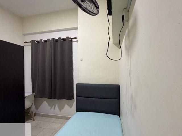 Kelana Mahkota Condo FEMALE Unit Single Room for Office Executive, Walking To Paradigm, KCP, LRT Station