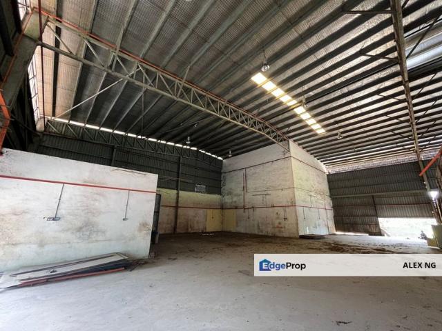 Kelapa Sawit Kulai 1.5 Storey Detached Factory Corner