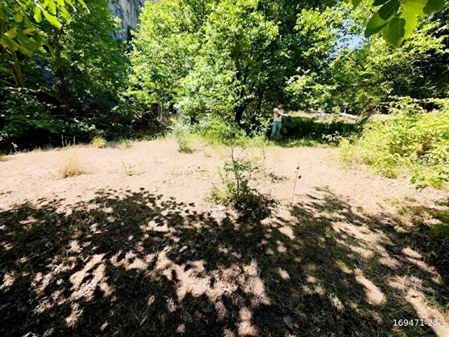 KELES GELEMİÇ 304 m2 YOLU OLAN DEREYE CEPHE TARLA