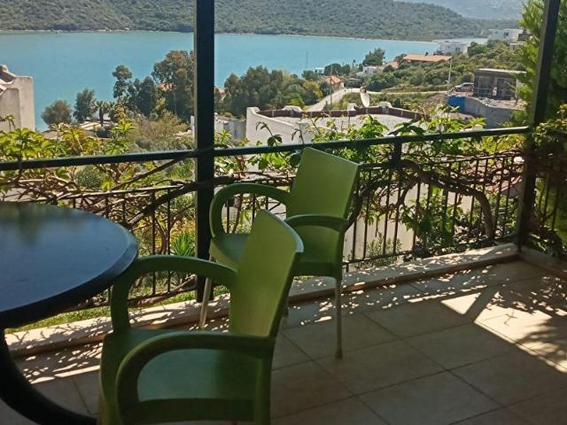 KELEPİR BODRUM GÜVERCİNLİK'TE DENİZE 3.BİNA 220M2 TRİBLEKS SİTEDE SİTEYE AİT 8.500M2 ÖZEL PLAJLI