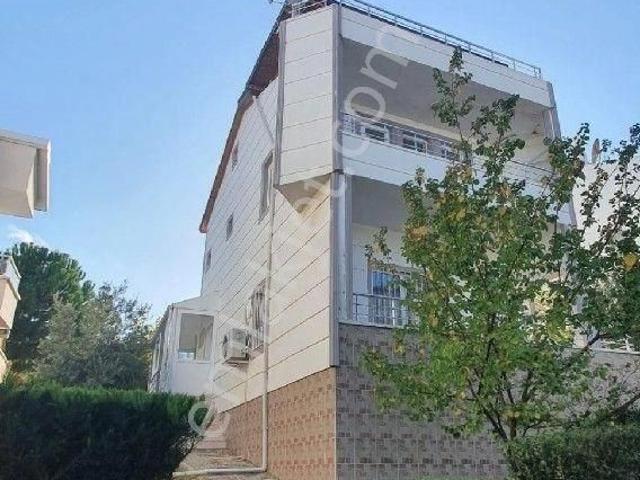 Kelepir Fiyatta 4+1 Mustakil Villa