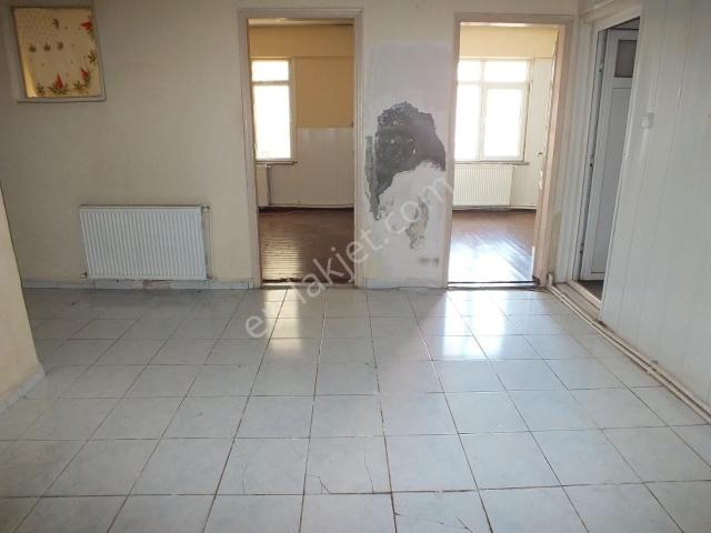 Kelepir! Kavakpınarda 3+1 Satılık Bahçe Katı Daire