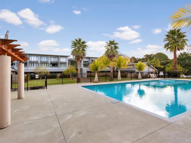 kelston, 1 bedroom