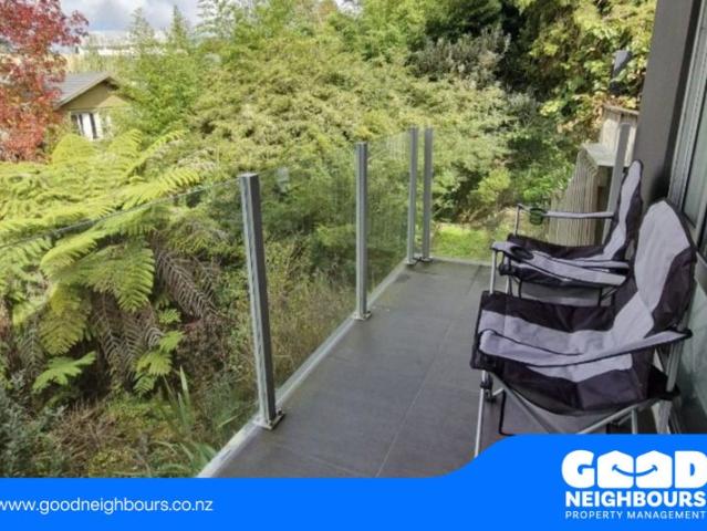 Kelston, 2 bedrooms