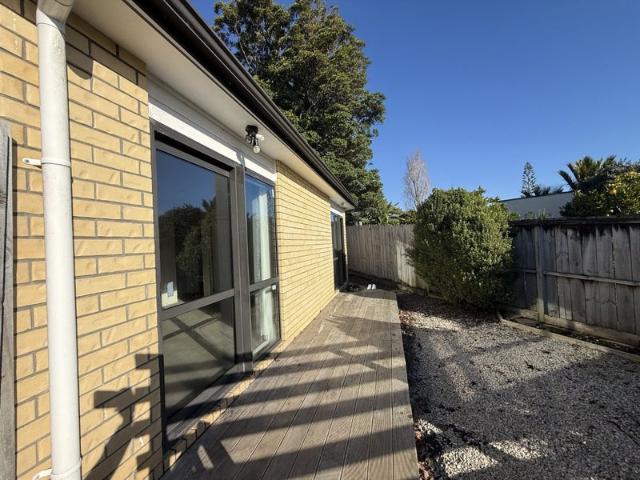 kelston, 2 bedrooms