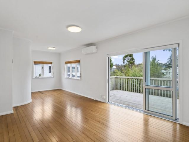 Kelston, 3 bedrooms