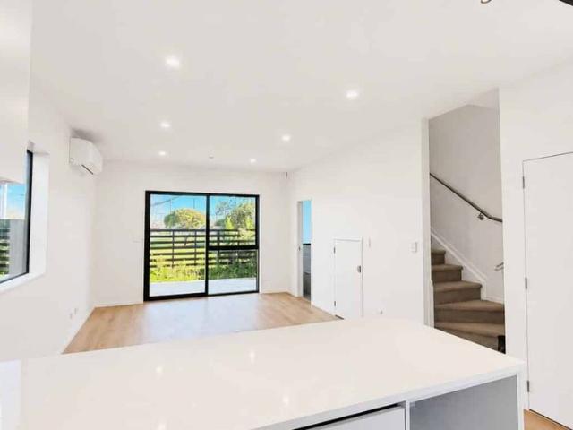 Kelston, 3 bedrooms
