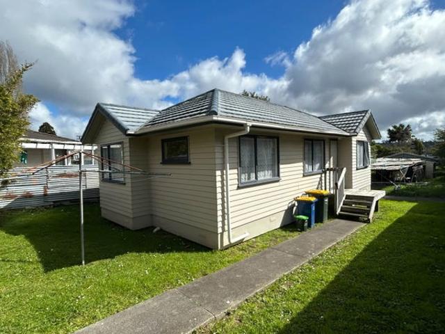 Kelston, 3 bedrooms