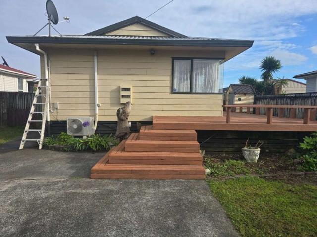 kelston, 3 bedrooms