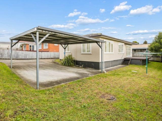 Kelston, 3 bedrooms