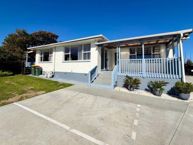 Kelston, 3 bedrooms
