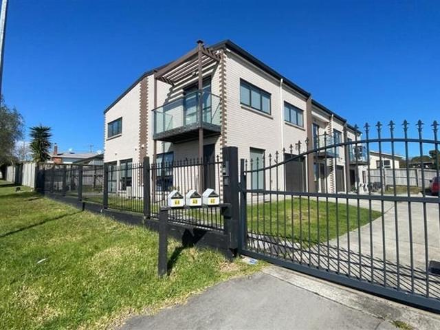 Kelston, 4 bedrooms