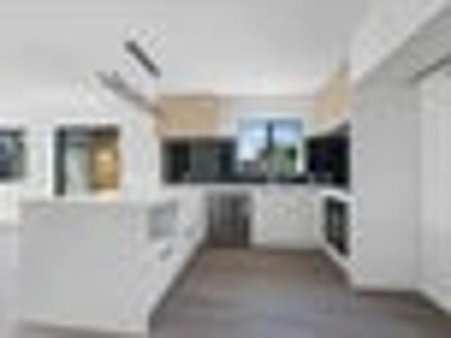 Kelston, 4 bedrooms, $800 pw