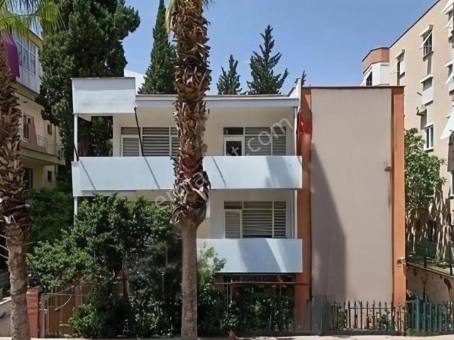 Kepez Tramvay Yakını 593m2 Arsa İçinde 750 M2 Kiralık Bina