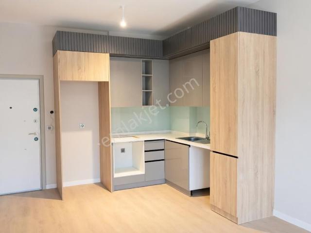 Kepez Devlet Hastanesi Karşısında, Kiralık 1+1 Daire