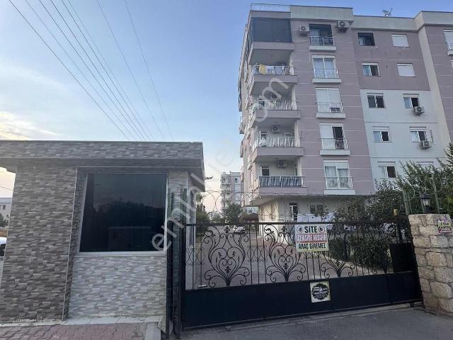 Kepez Devlet Hastanesi'ne Yakın 3 + 1 Site İçinde Ara Kat