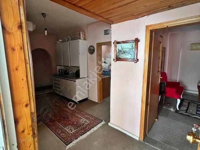 Kepez Fatih'de 4+1 Müstakil Ev Tramvay 150 Mt