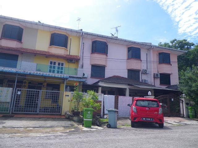 Kepong Taman Sri Bintang 3sty Intermediate Terrace House For Sale