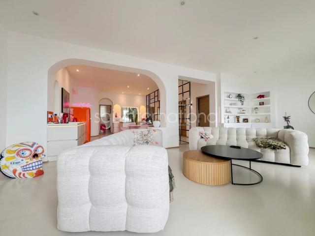 KER143 Sainte Maxime: magnifique appartement rénové vue mer