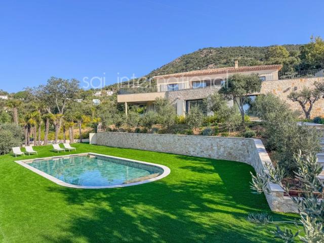 KER174: Grimaud villa moderne entièrement rénovée. 282m² Grimaud
