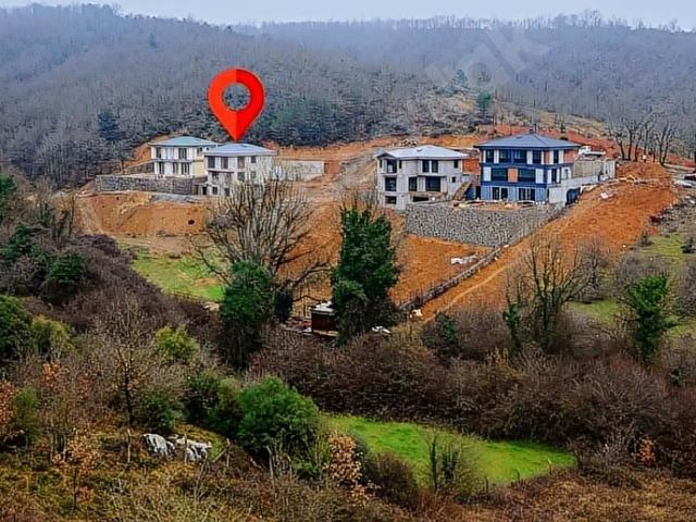 KERVANSARAY DA KÖY İÇİ 1288 M2 ARSA İÇİNDE NATAMAM GENİŞ VİLLA