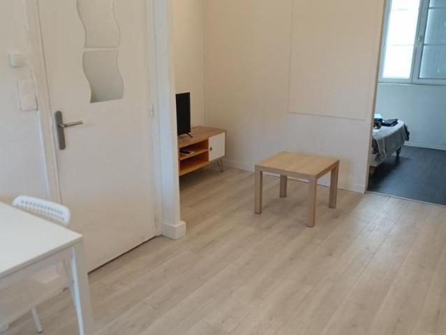 Kerentrech appartement 1 chambre avec courette