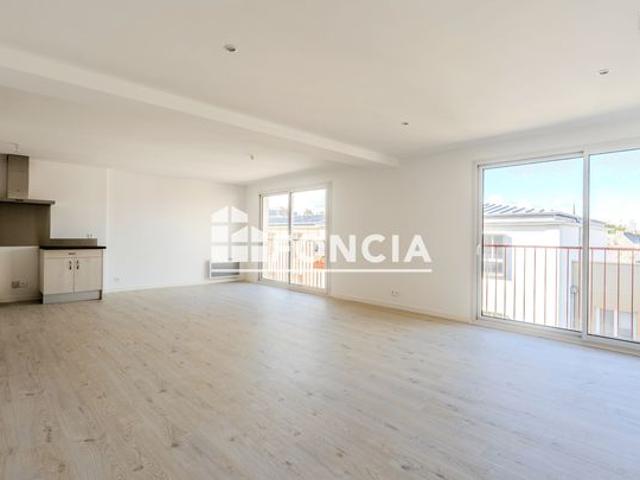 Kerfautras / Saint Martin — Superbe appartement traversant de près de 90 m², entièrement rénové, avec garage et dépendance privatifs