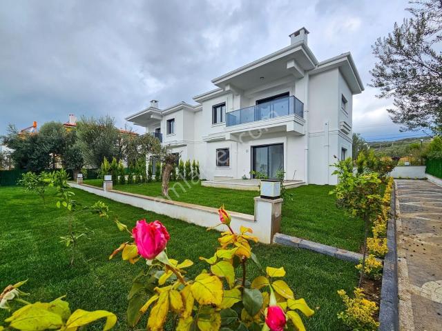 Kerim'den Küçükkuyu 2+1 Satılık Denize 300m. Sıfır Daire