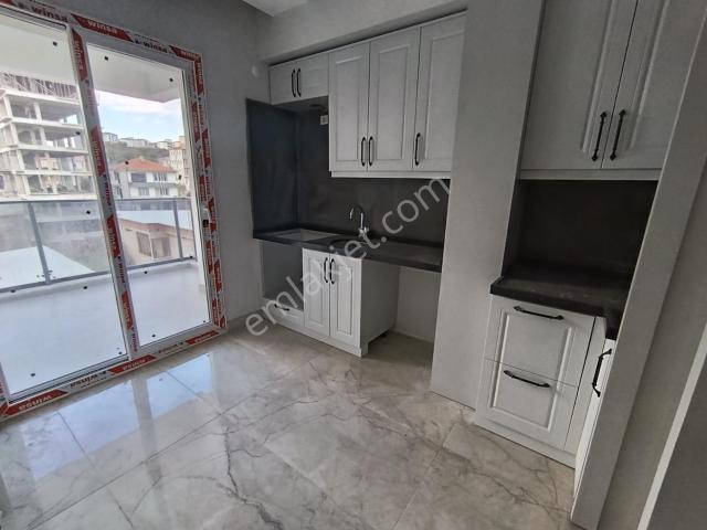 & Kerim'den Satılık 2+1 Kapalı Mutfak,doğalgaz,asansörlü Daire
