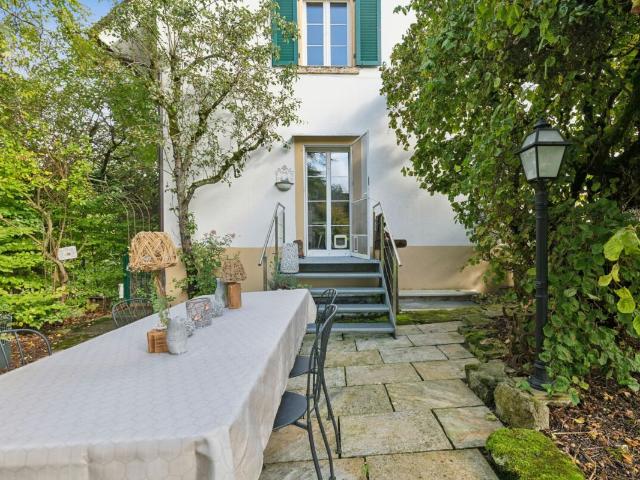 KERN­SANIERTES BAUERNHAUS MIT AUSBAUPOTENZIAL