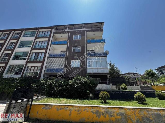 Kernek Mahallesinde Satılık 4+1 Dublex Teraslı+eşyalı Daire