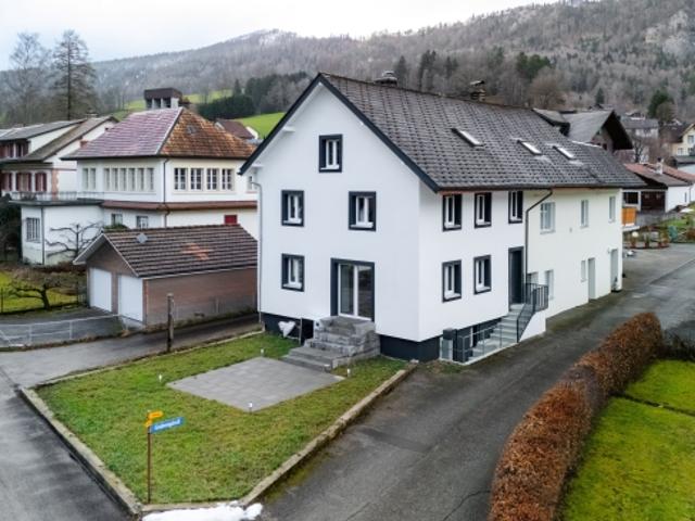 Kernsaniert 4.5 Zi. Doppeleinfamilienhaus, Welschenrohr