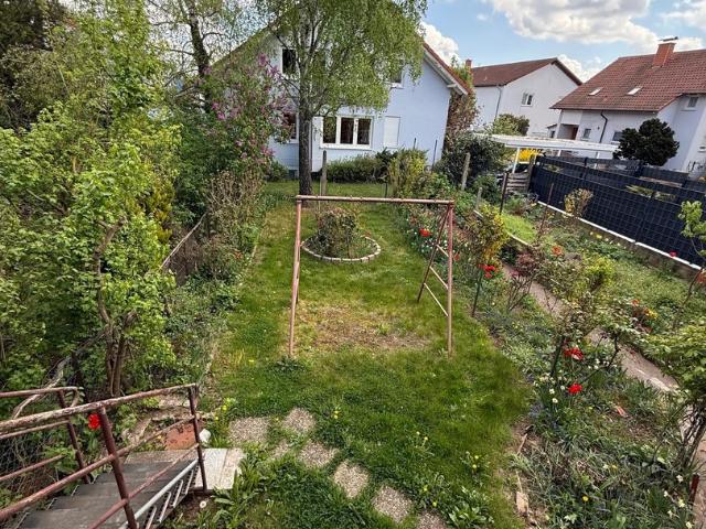 Kernsanierte Wohnung im Zweifamilienhaus inkl Garten