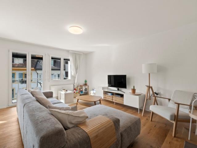 KERNSANIERTE WOHNUNG IM HERZEN VON GELTERKINDEN