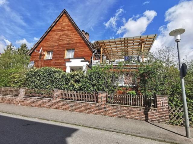 kernsaniertes MFH mit 6 Carports