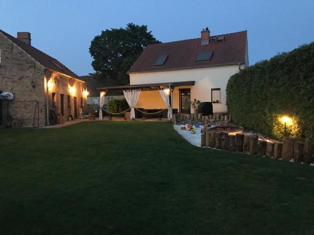 Kernsaniertes Einfamilienhaus mit großem Garten & Nebengelass