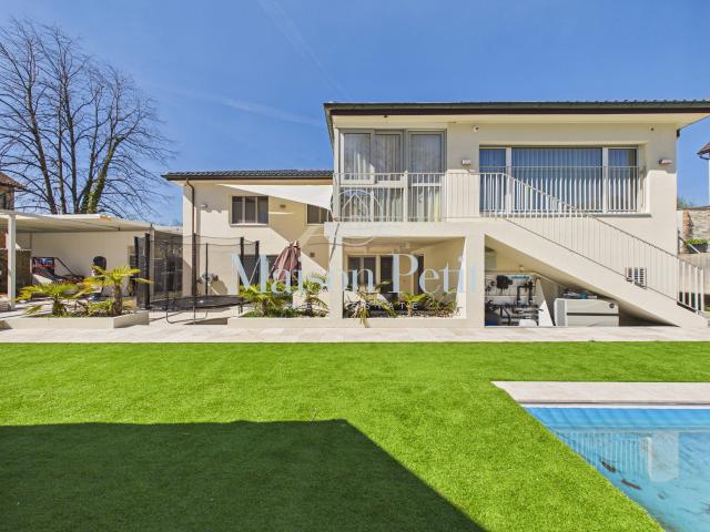 Kernsaniertes Einfamilienhaus mit Pool, Wellness und allem was dazugehört