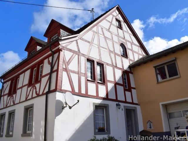 Kernsaniertes Fachwerkhaus mit herrlichem Moselblick in Müden