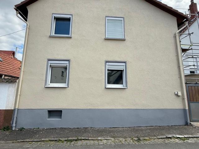 Kernsaniertes Wohnung mit Garage, Garten une Grosser Terasse