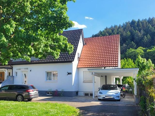 Familienfreundlich wohnen in Oberkirch. Kernsaniertes 1 2 Familienwohnhaus mit zusätzlich teilausgebautem Keller Bür.