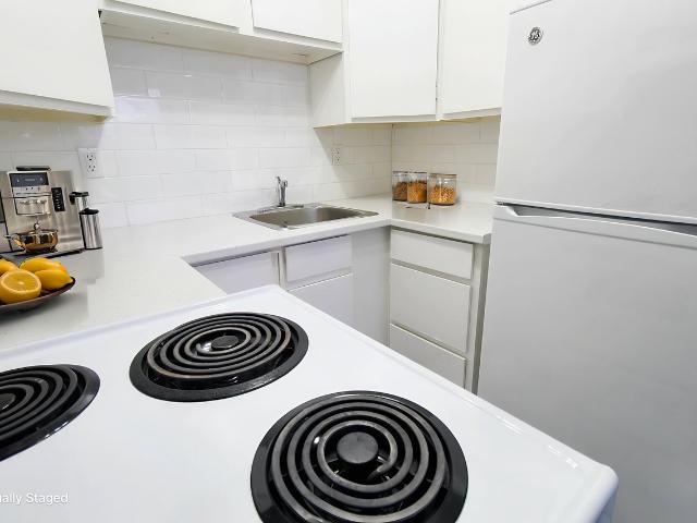 Kerpel Apartments 1 Bedroom Apartment for Rent at 131 Avenue P S, Saskatoon, SK S7M 2W1 Pleasant Hill