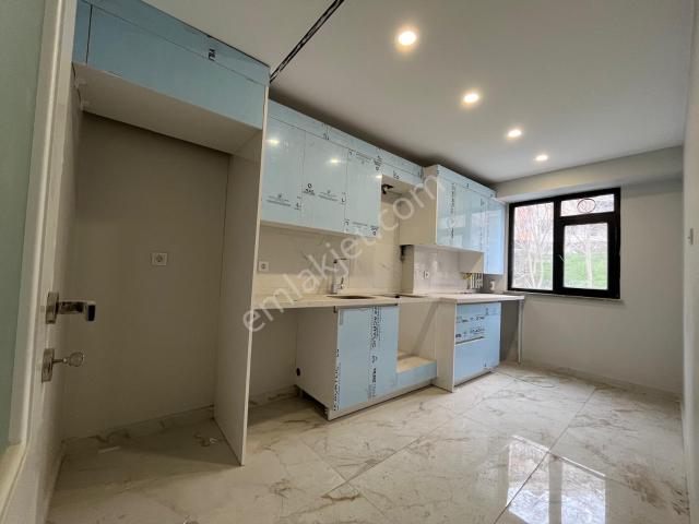 Keskin Emlaktan Eyüp İslambeyde Sıfır 2+1 Manzaralı Daire