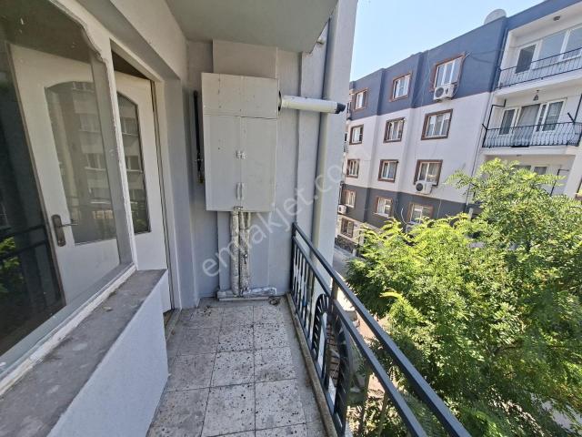 Kethüda Mah. Üçgen Park Yakını 3+1