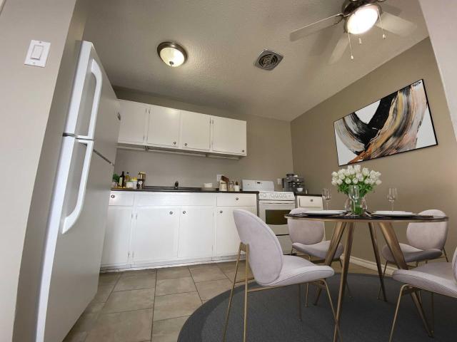 Key West Apartments 2 Bedroom Apartment for Rent at 135 Avenue W S, Saskatoon, SK S7M 4P2 Meadow Green