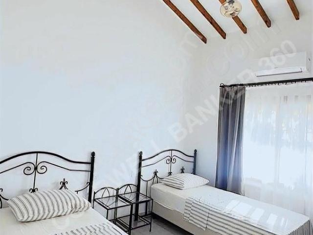 Kktc Girne Kayalar'da Deniz Manzaralı Havuzlu Satılık Villa